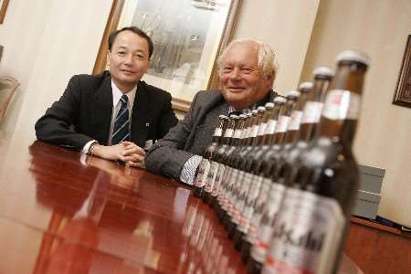 Hiromasa Kamishiori, executive officer Asahi Breweries Japan with Robert Neame, chairman of Shepherd Neame