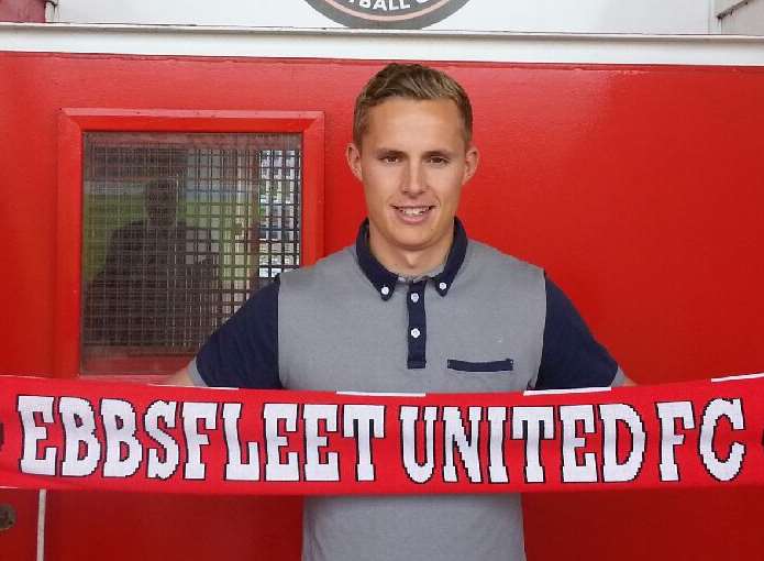 Goalkeeper Jonathan Miles has signed for Ebbsfleet United