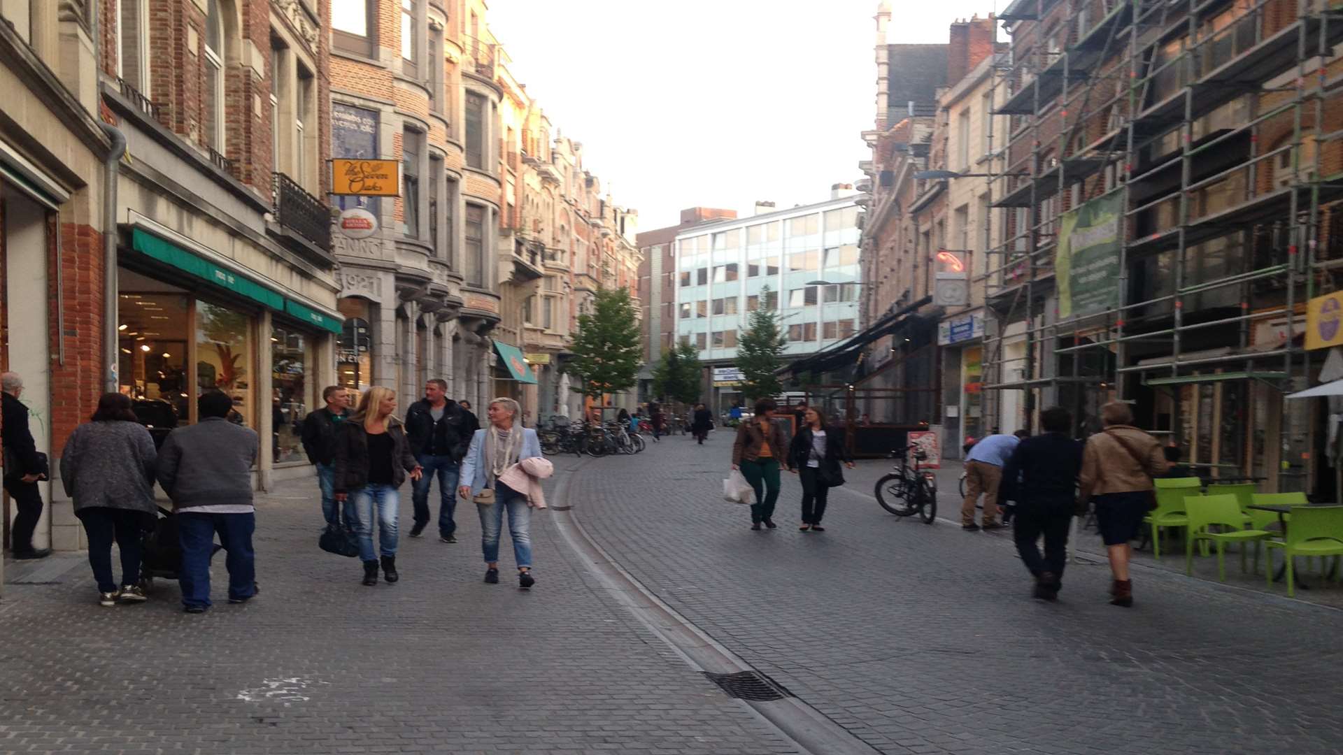 A quiet Sunday afternoon in the market streets of Leuven. Packed full with independent retailers