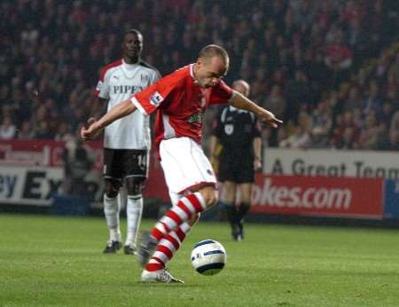 Danny Murphy fires home to equalise for Charlton. Picture: MATTHEW WALKER