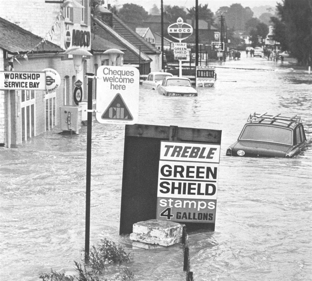 An abandoned car stuck in the flood waters in Tonbridge in 1968