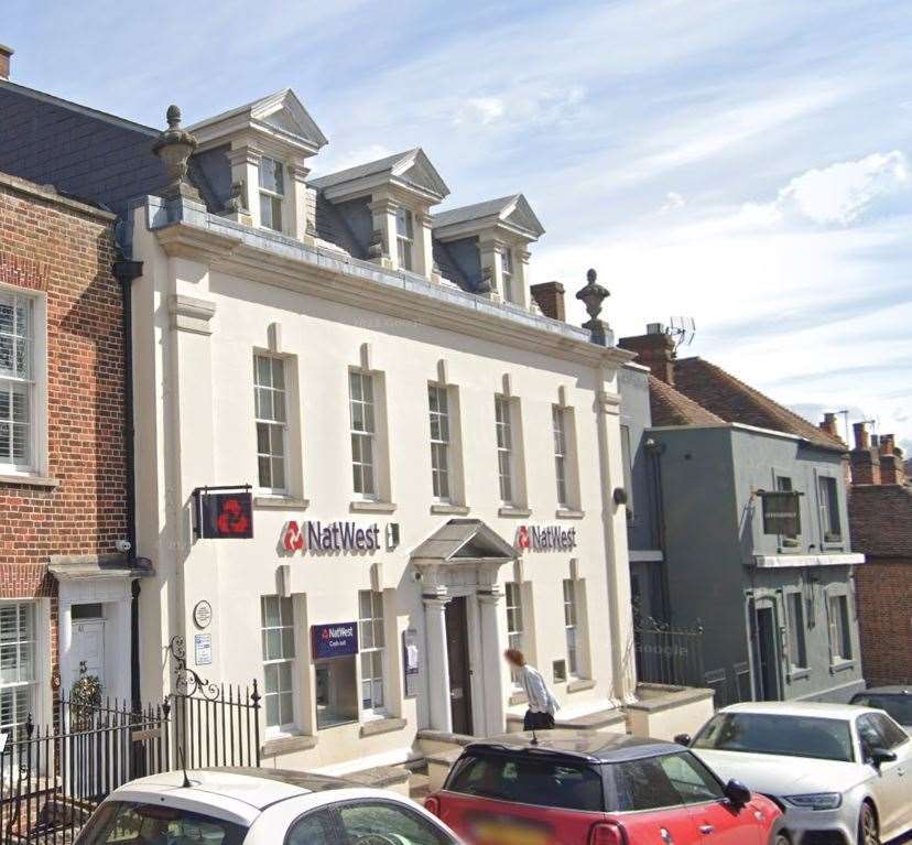 The NatWest Bank in Swan Street is to close