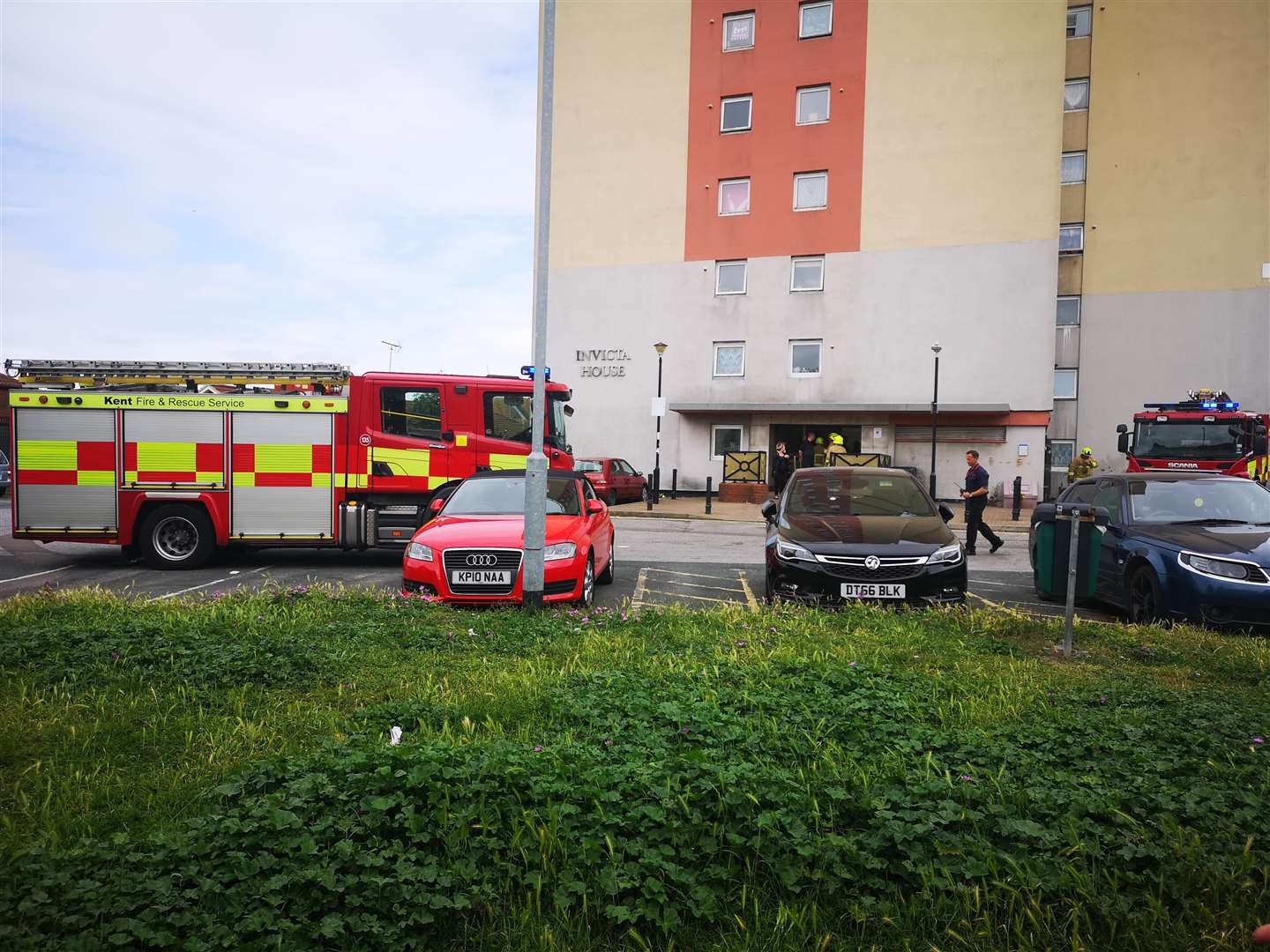 Fire crews at Invicta House on July 7. Pic: Li Jean-Luc Harris (13791405)