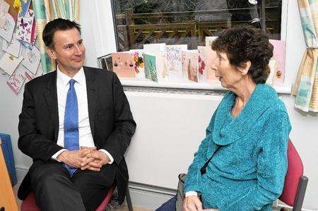 Rt Hon Jeremy Hunt MP visits Heart of Hospice, and chats to patient Susan Young from Snodland.