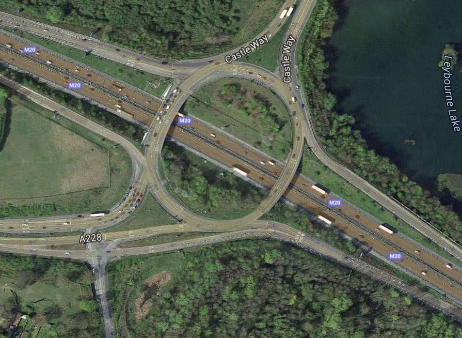 M20 Junction 4 eastern overbridge