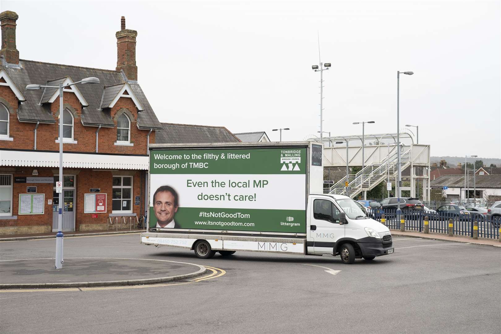 Danny Lucas's mobile billboard arrives at Wrotham and Borough Green station campaigning against litter in Tonbridge and Malling