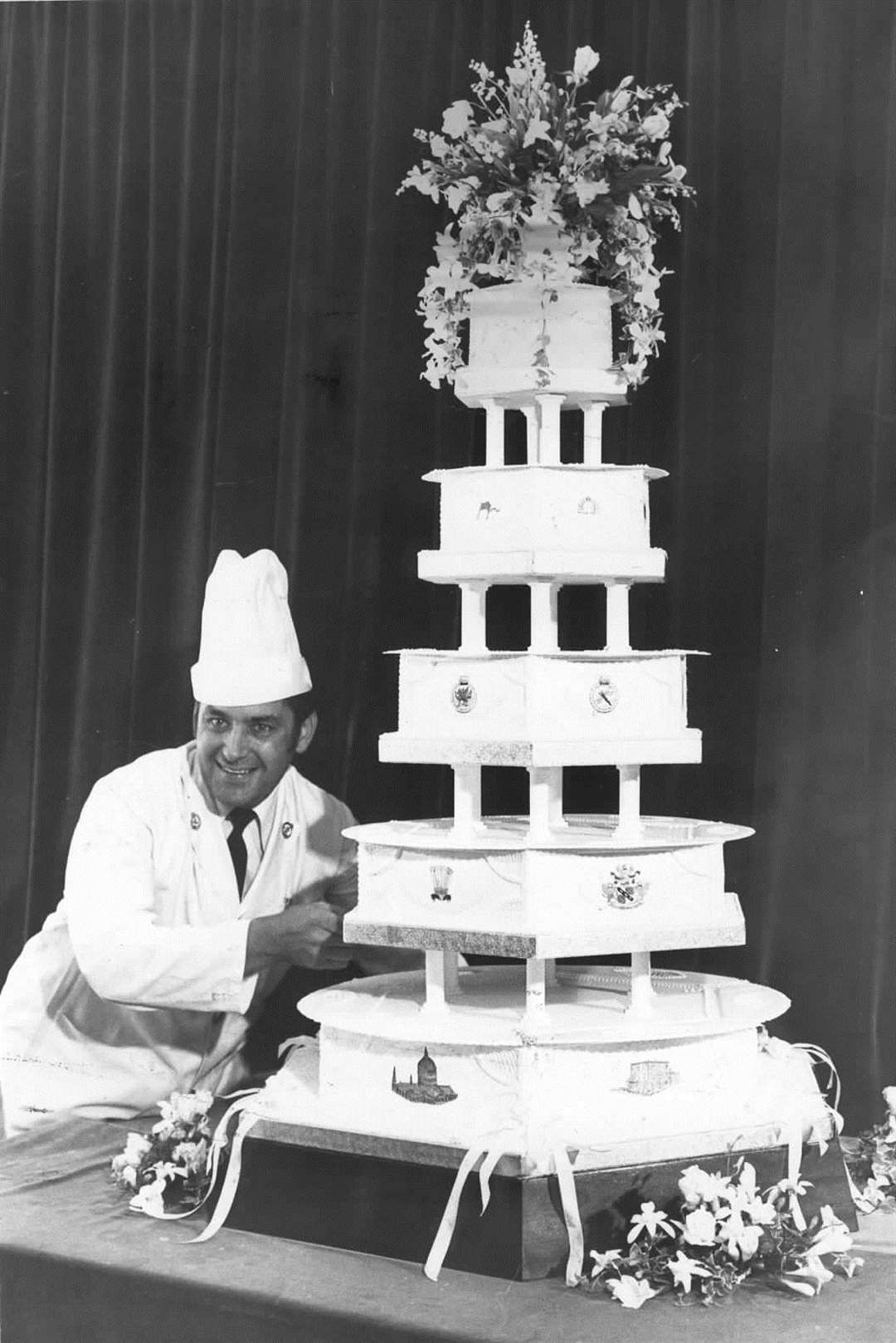 David Avery with the Royal Wedding cake made at HMS Pembroke, Chatham