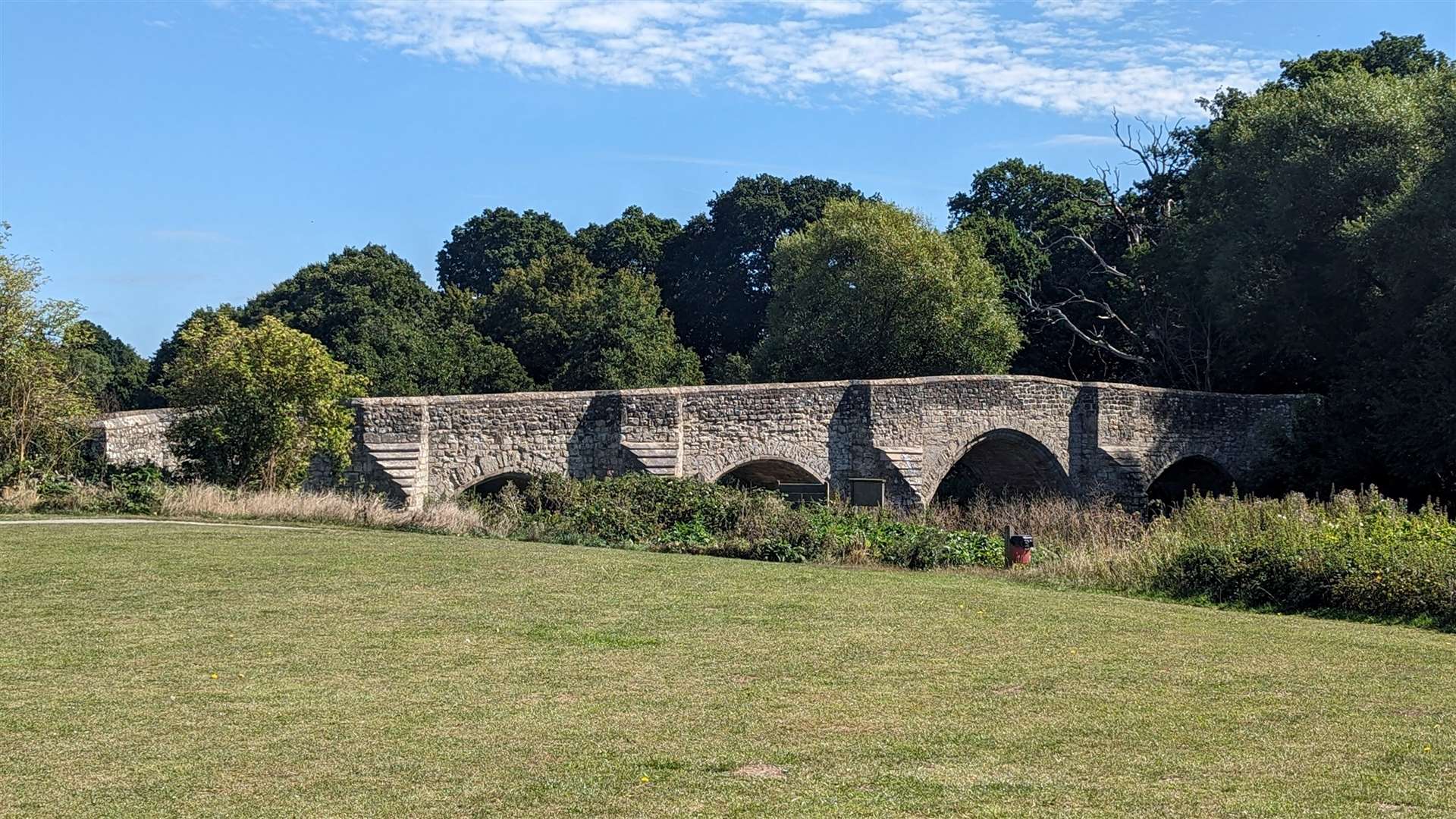 The medieval Teston Bridge