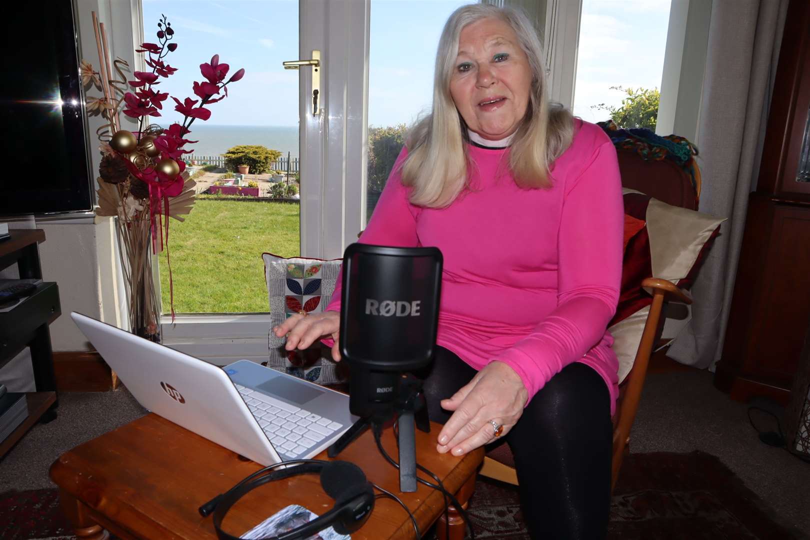Celebrity cleric the Rev Cindy Kent who used to be in the 60s group The Settlers is back on air with Serenade Radio, broadcasting from her home on the Isle of Sheppey