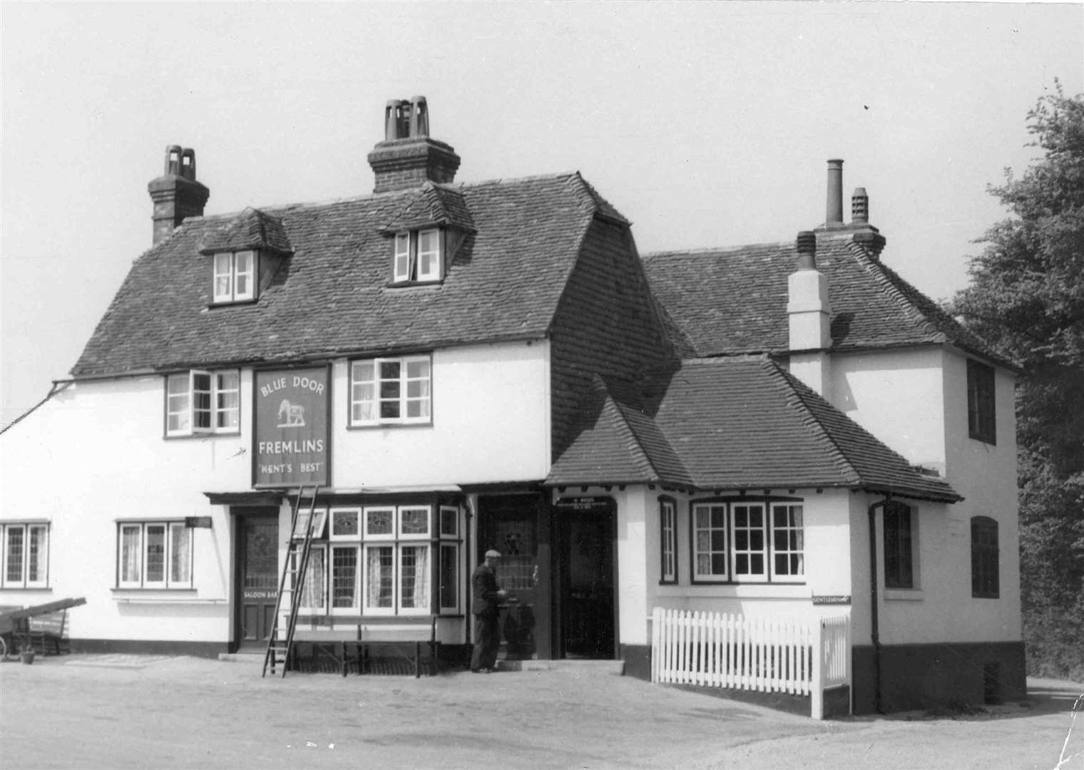 The Blue Door in Sutton Road, Maidstone. Pic taken from 'Images of Maidstone'.
