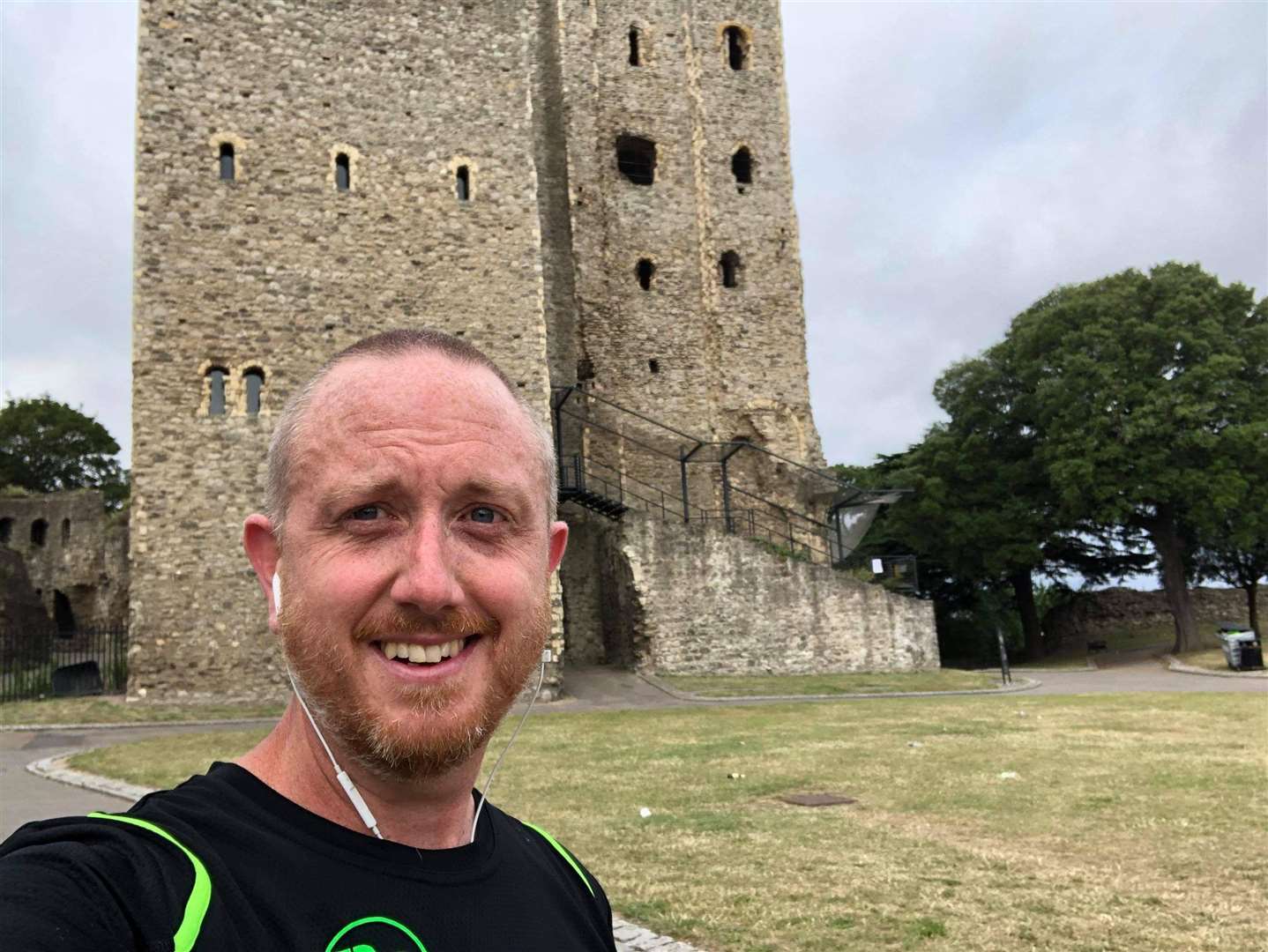 We featured runner Paul Beaney when he completed an unexpected marathon distance around Medway back in August, and he even had time for a selfie at Rochester Castle. Maybe he'll enter the competition?