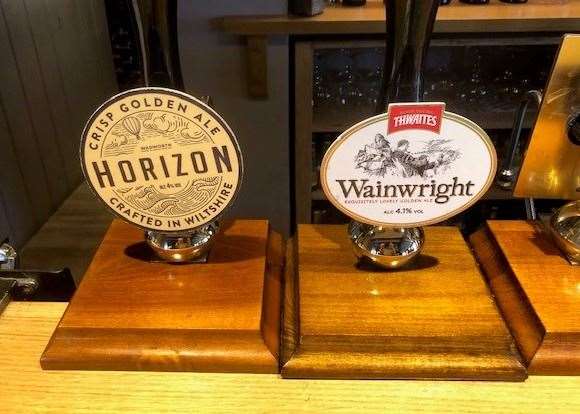 Both the beers on tap were very decent but personally I preferred Wadworth’s Horizon, although Thwaites Wainwright wasn’t a bad drop either.
