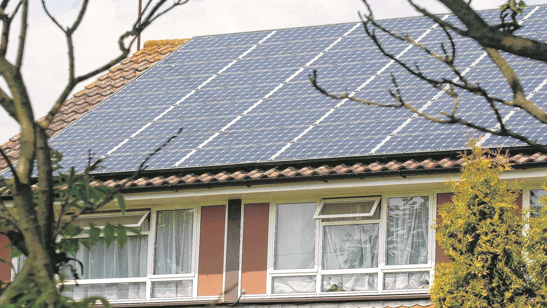 Fewer people are carrying out renewable energy projects like adding solar panels to their homes but Kent is leading the way in battery storage projects