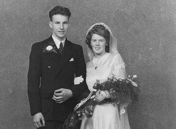 Agnes and Alf on their wedding day in 1946