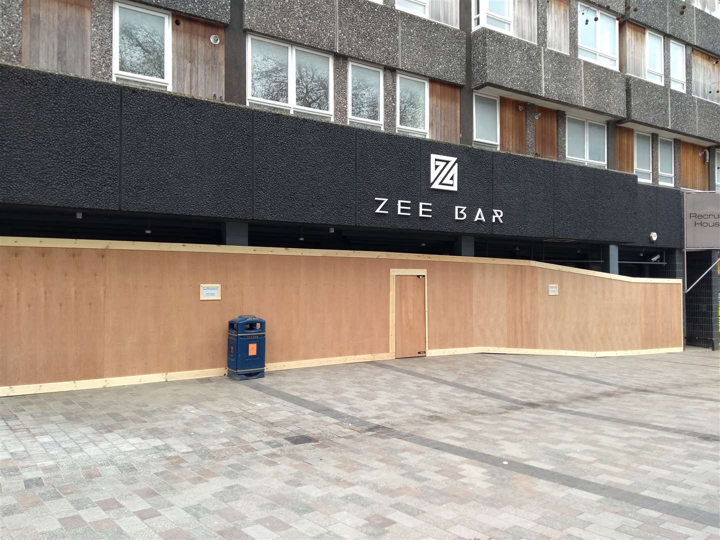 Zee Bar closed in 2018