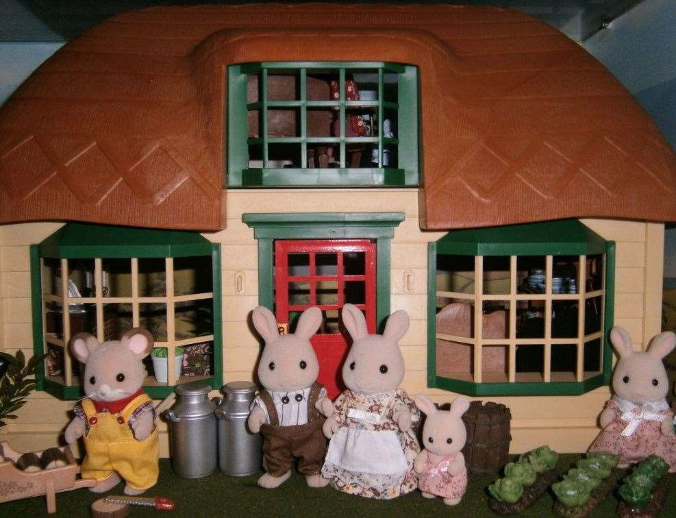 Meadowcroft Cottage, home to mice Jack and Maisie Meadows, was launched by Sylvanian Families in 1995.