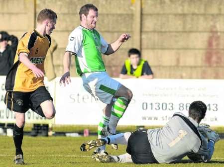 Ashford are thwarted during their Division 1 South game against Cray Wanderers