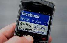 Drivers 'use Facebook at the wheel'
