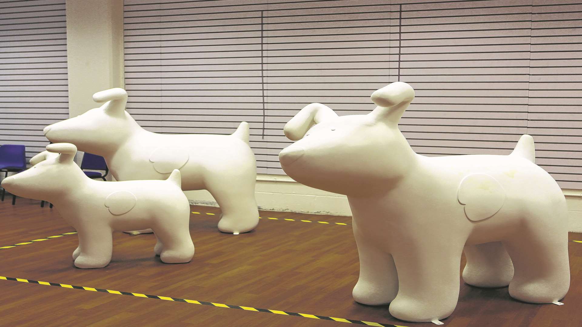 The snowdogs will be decorated by artists.