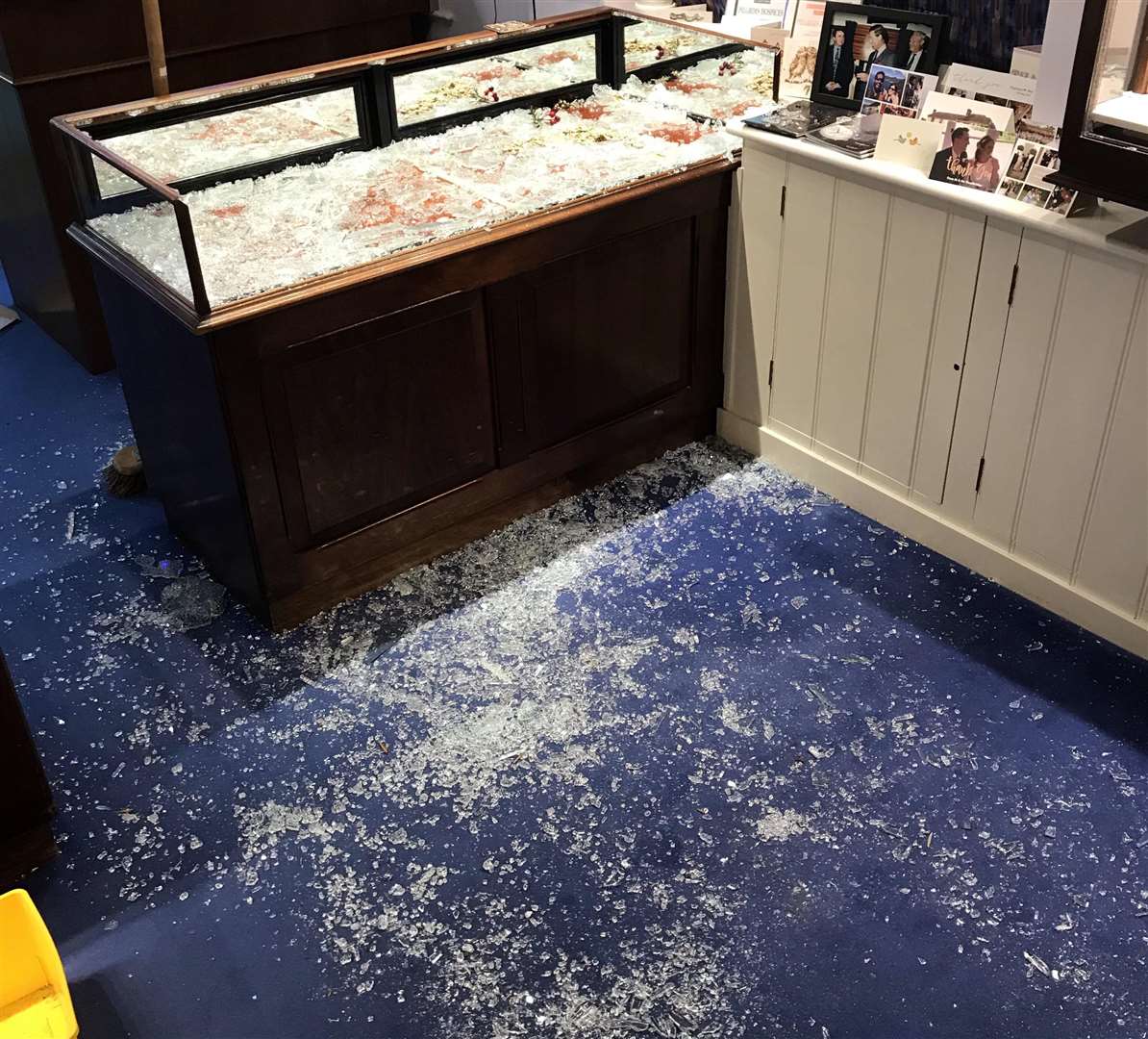 The aftermath of the smash and grab raid (6164950)
