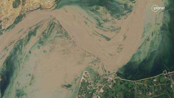 Satellite image of Indus River at Laiqpur in Pakistan during the flood of 2022 (WaterAid/ Planet)