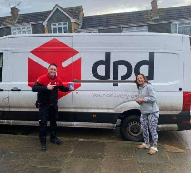DPD delivery driver Paulo Silva and Istead Rise resident Tanya Mckenzie-Gordon