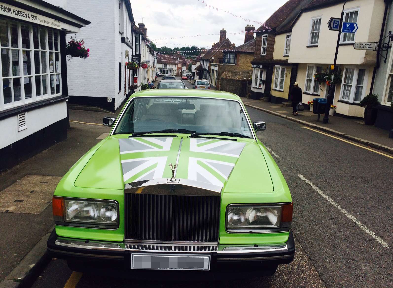 The green Rolls Royce Steph and Dom originally wanted to use to getaway