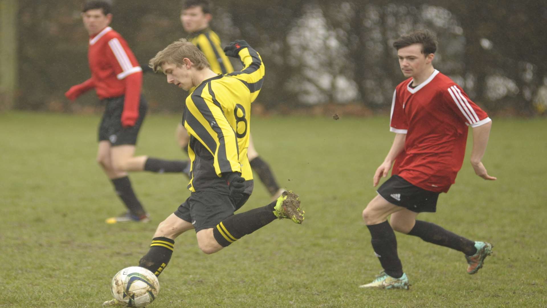 Rainham Eagles under-18s (yellow) up against Thamesview Rangers in Division 3 Picture: Steve Crispe