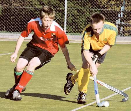 Deal, yellow, take on Holcombe 3As in Kent Open Premier A on Saturday