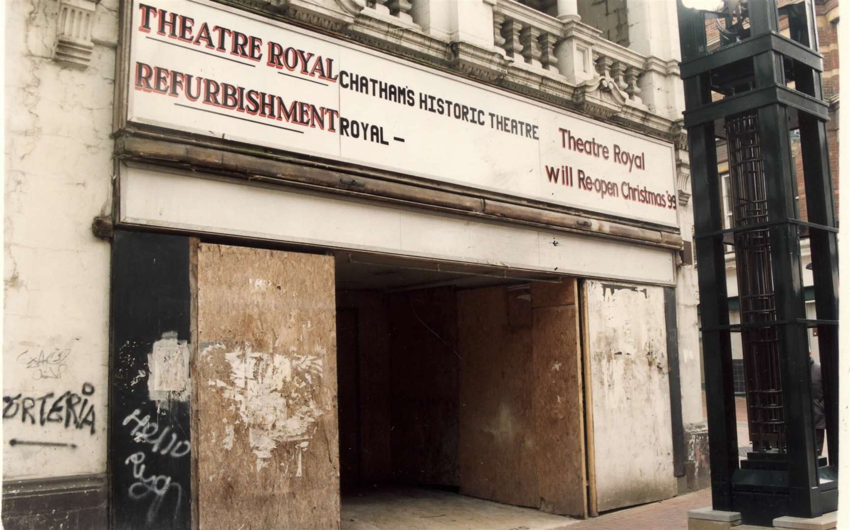 By February 1992, the theatre had fallen into significant disrepair
