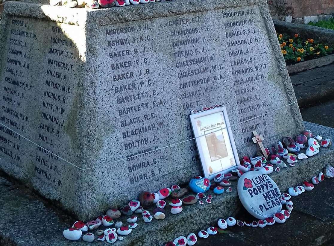 People have been placing poppy rocks on the war memorial in Rainham ahead of Remembrance Sunday