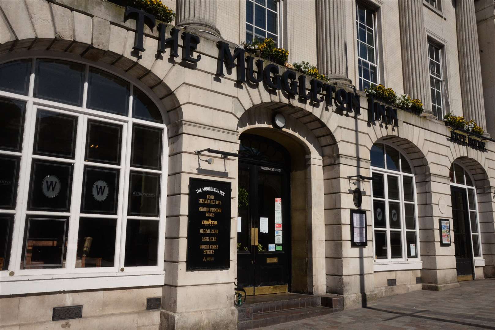 The Muggleton Inn opened in 1995. In takes its name from Charles Dickens’ novel the Pickwick Papers in which Maidstone is called ‘Muggleton’ and its residents ‘Muggletonians’