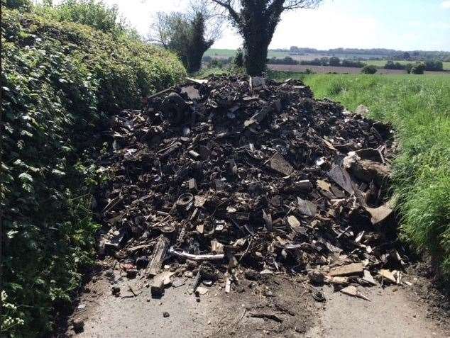 The fly-tipping in Dean Bottom, South Darenth. Picture: @KentHighways/X