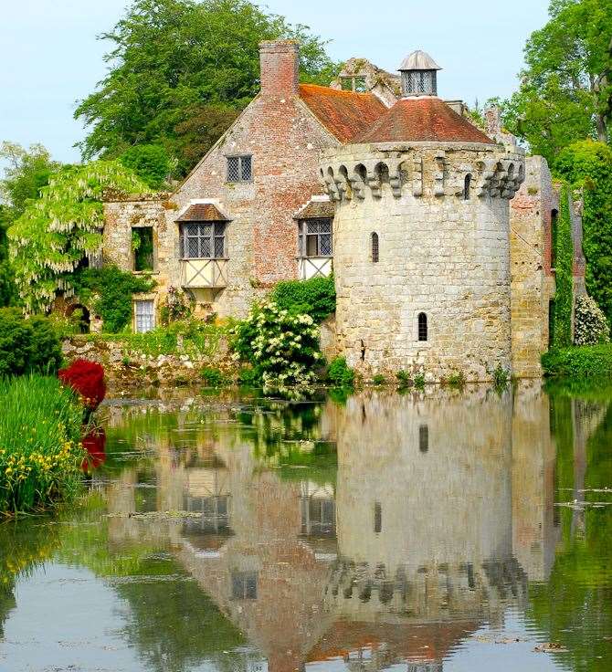 You could picnic at Scotney Castle