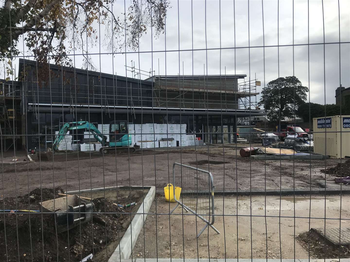 Aldi, Deal is nearly finished (20302224)