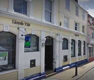 Lloyds Bank in Faversham is to close (48510855)