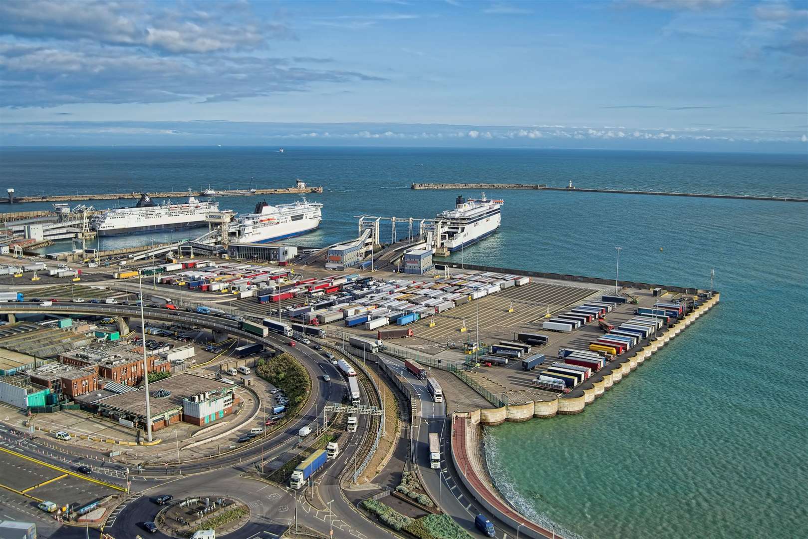 Ferry operators warn passengers of 90-minute delays to reach border checks in Dover