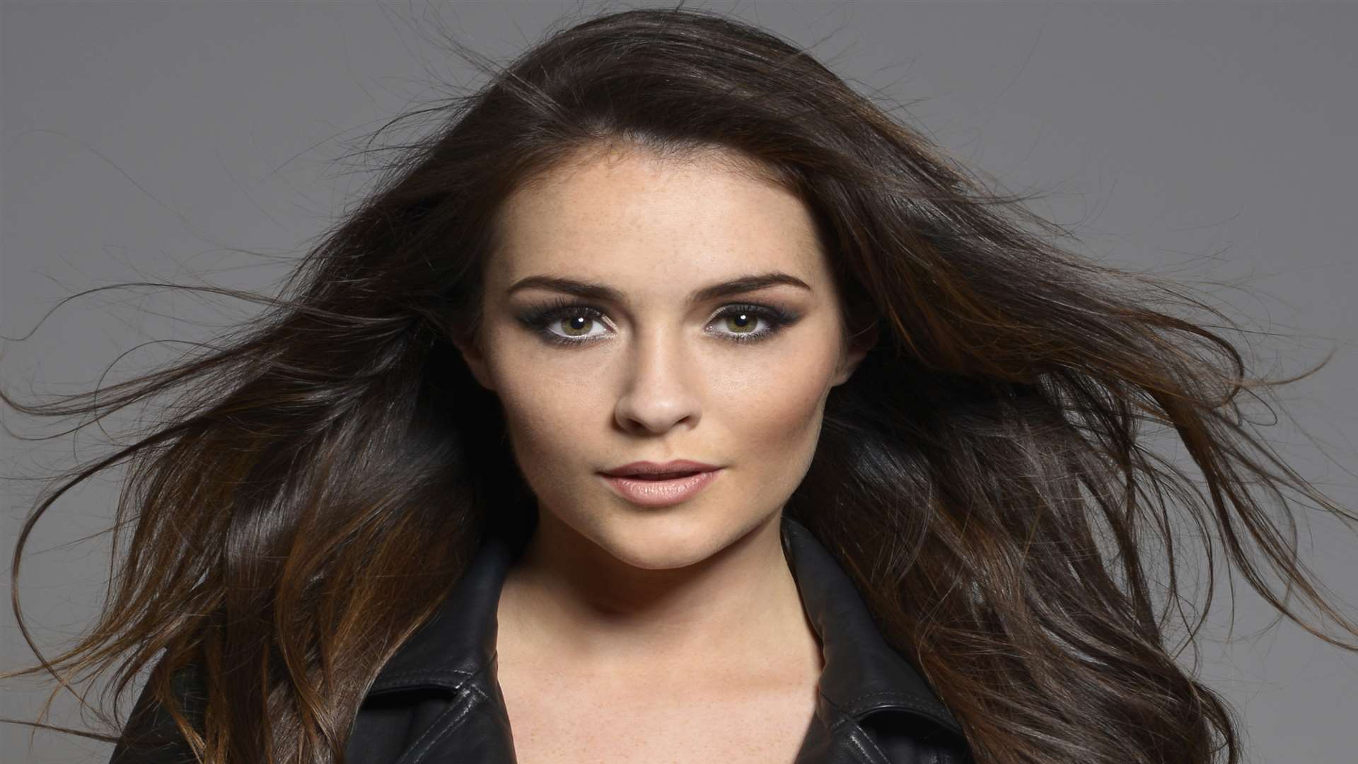 The X Factor's Lola Saunders is starring in Save the Last Dance For Me
