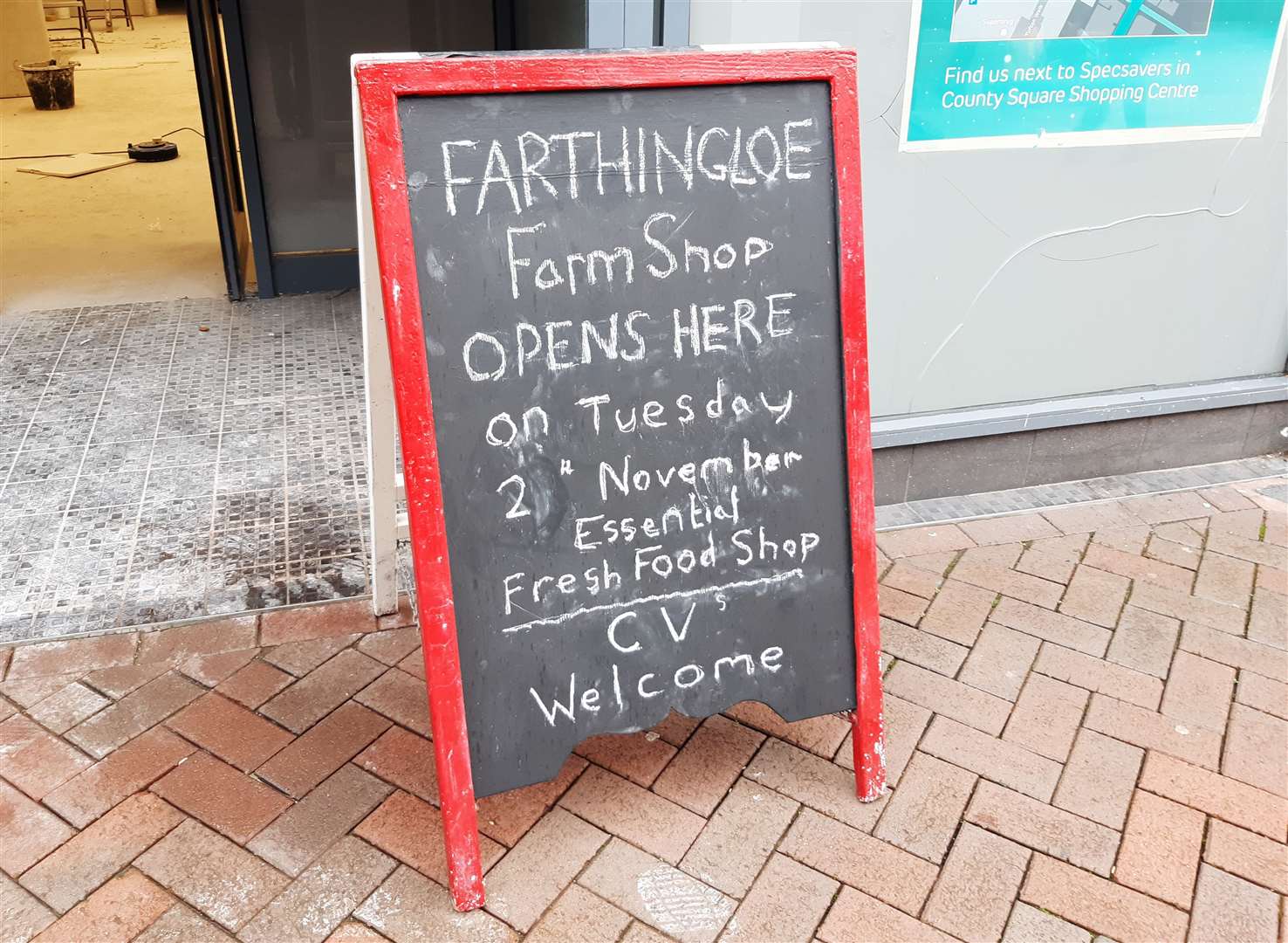A sign at the front of the unit has been attracting the attention of shoppers