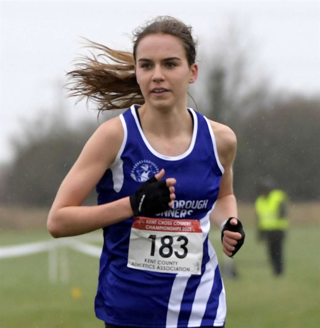 Crowborough Runners' Annabelle Souter set a winning pace in the under-15 girls' race. Picture: Barry Goodwin (54151830)