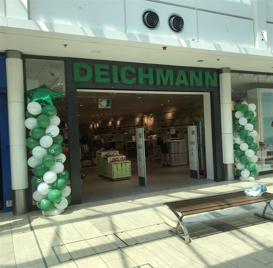 Samle blæse hul Calamity Deichmann opens their Ashford branch