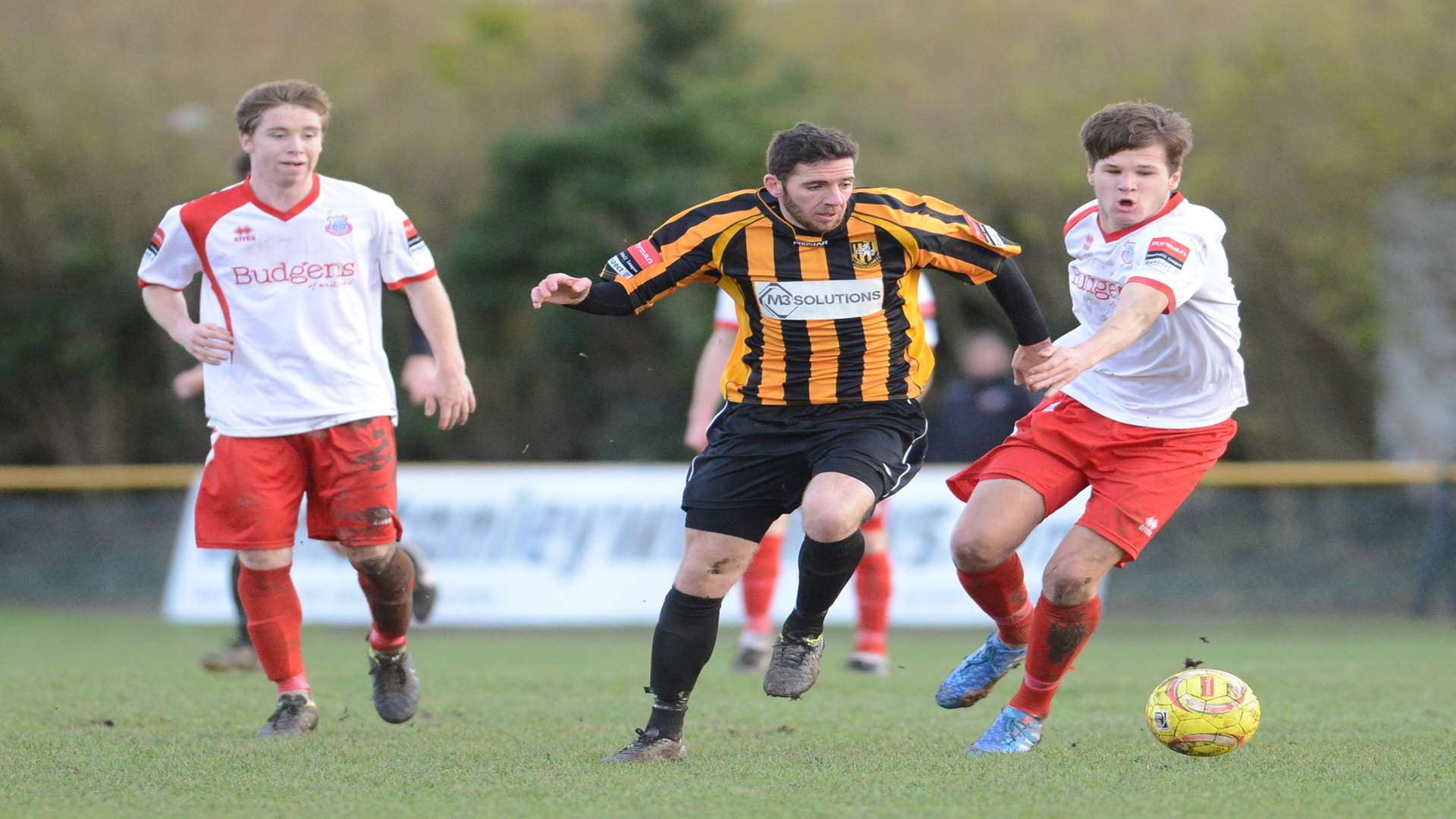 Ian Draycott on the run for Folkestone against Whitstable Picture: Gary Browne