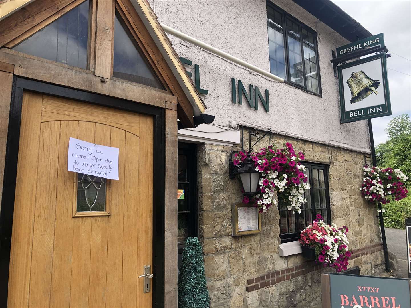 The Bell Inn was closed on Sunday (13836059)