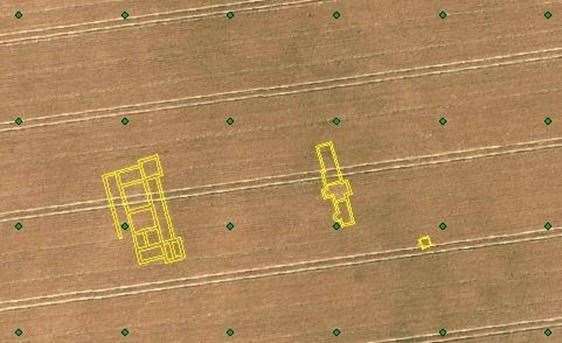 Highlighted crop markings show the outlines of the Roman buildings. Image: Kent Archaeological Society