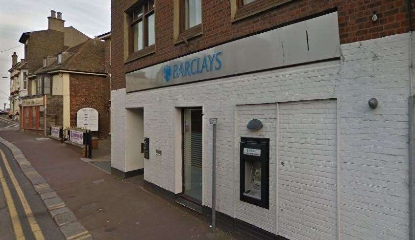 Barclays in Broad Street, Deal (18830975)