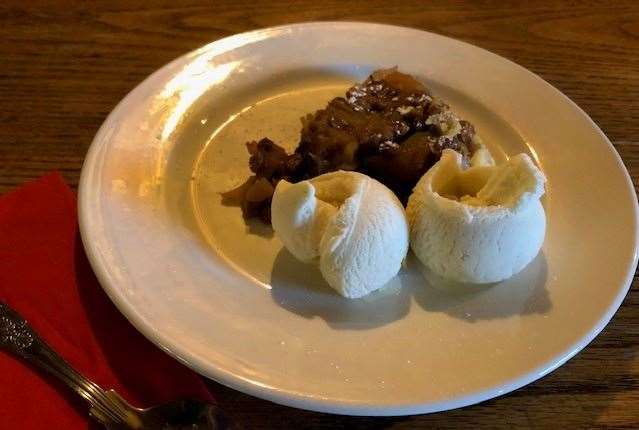 Basically an upside down apple tart, Mrs SD chose the tarte tatin with ice cream and said it was wonderfully rich and full of flavour