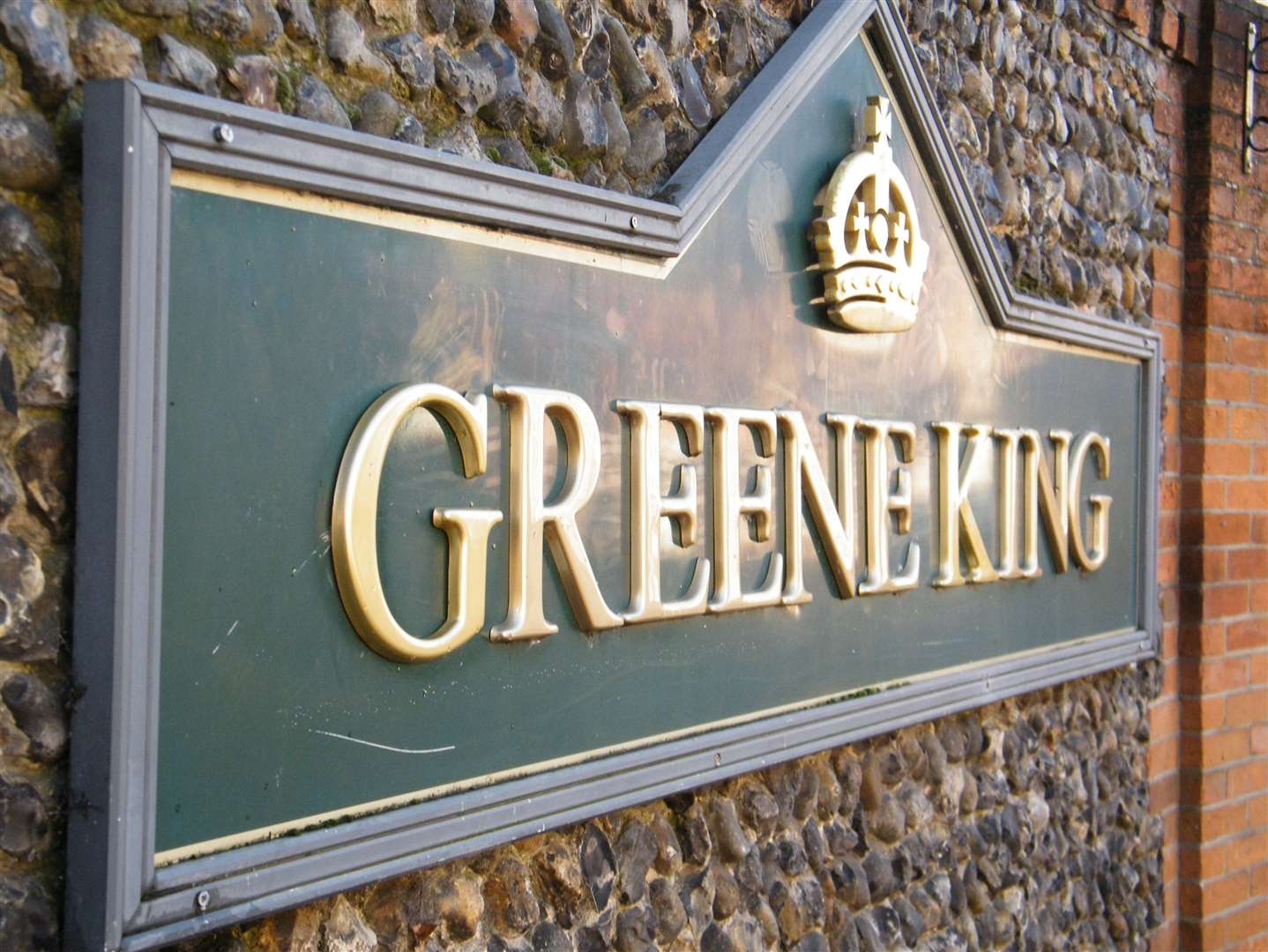 The pub is part of the Green King Brewery chain.