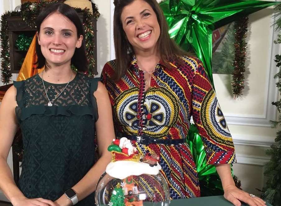 Jo Ryan with Kirstie Allsopp and her cake which made her the champion on Channel 4's Kirstie's Handmade Christmas show