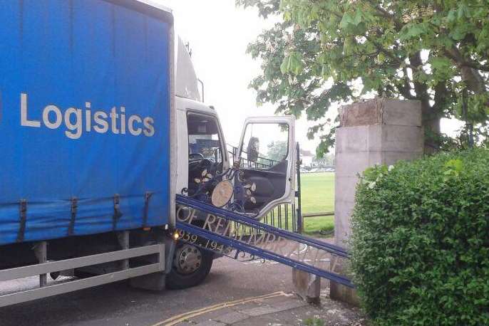 A lorry stuck after hitting a memorial arch. Pic: Natasha Senft