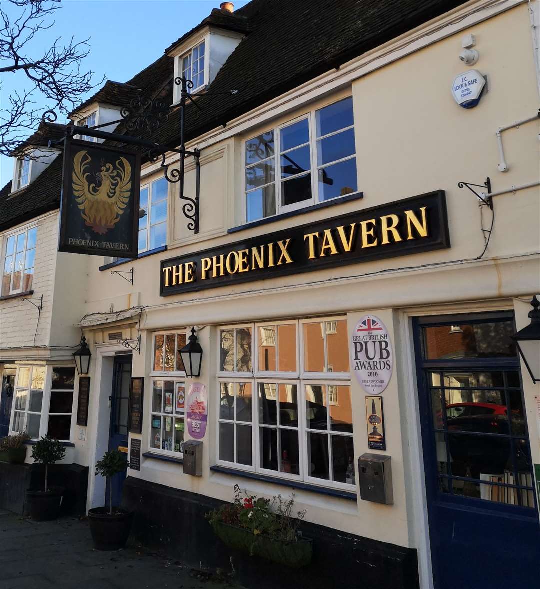 Staff at the The Phoenix Tavern in Faversham are required to be vaccinated
